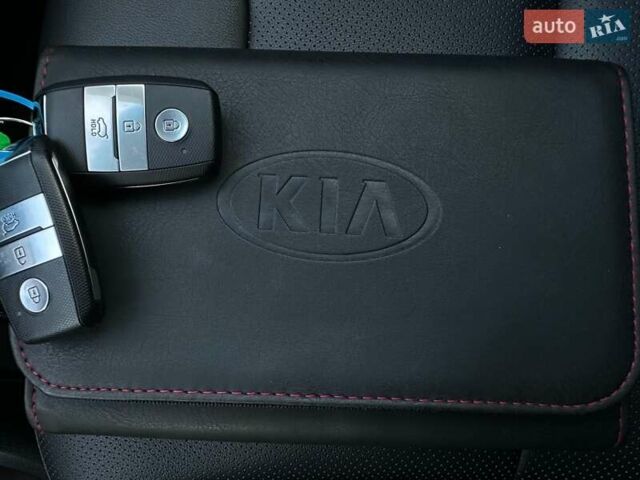 Чорний Кіа Niro, об'ємом двигуна 0 л та пробігом 68 тис. км за 24200 $, фото 72 на Automoto.ua