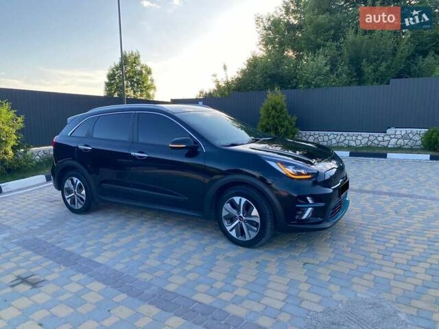 Чорний Кіа Niro, об'ємом двигуна 0 л та пробігом 109 тис. км за 19850 $, фото 4 на Automoto.ua