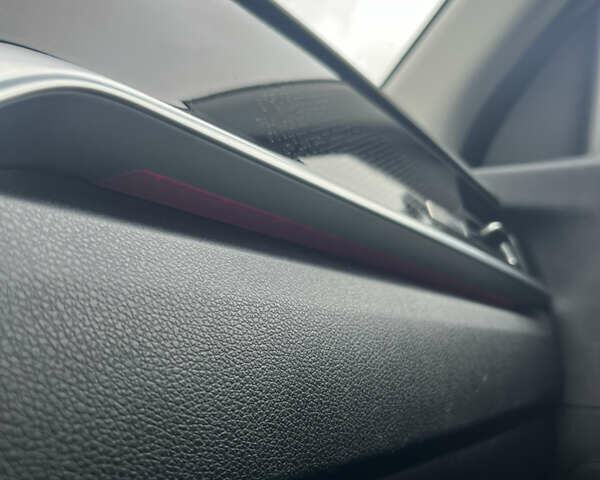 Чорний Кіа Niro, об'ємом двигуна 0 л та пробігом 81 тис. км за 19999 $, фото 12 на Automoto.ua