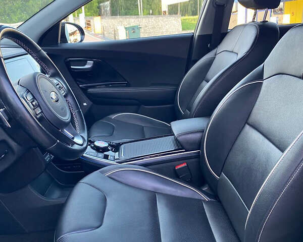 Черный Киа Niro, объемом двигателя 0 л и пробегом 152 тыс. км за 19200 $, фото 27 на Automoto.ua