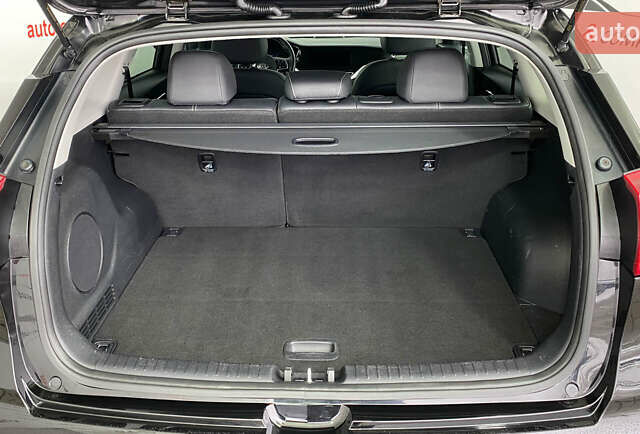 Чорний Кіа Niro, об'ємом двигуна 0 л та пробігом 70 тис. км за 22350 $, фото 4 на Automoto.ua