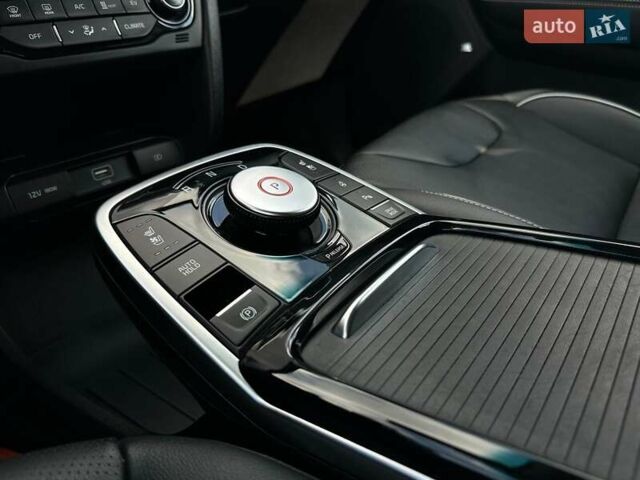 Черный Киа Niro, объемом двигателя 0 л и пробегом 80 тыс. км за 23400 $, фото 52 на Automoto.ua