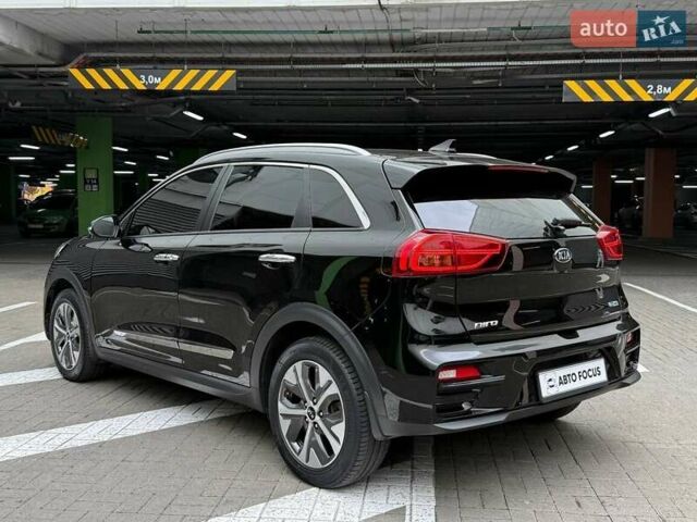 Чорний Кіа Niro, об'ємом двигуна 0 л та пробігом 89 тис. км за 22990 $, фото 4 на Automoto.ua