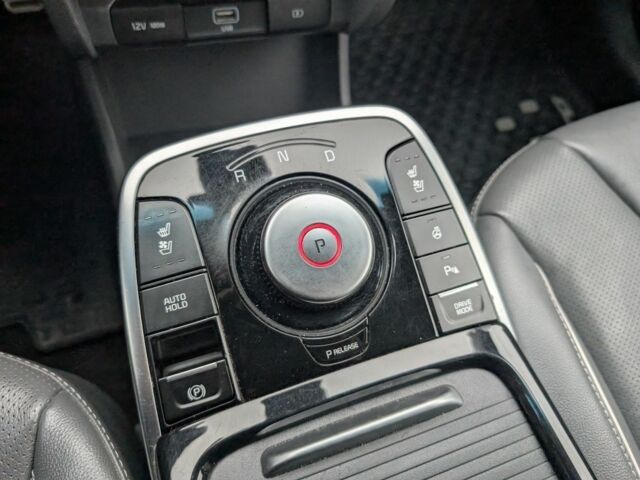 Черный Киа Niro, объемом двигателя 0 л и пробегом 253 тыс. км за 17000 $, фото 6 на Automoto.ua