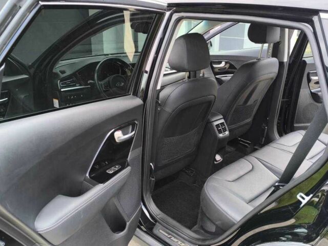 Киа Niro 2020 в Киеве на Automoto.ua Черный Киа Niro, объемом двигателя 1.6 л и пробегом 83 тыс. км за 12800 $, фото 6 на Automoto.ua