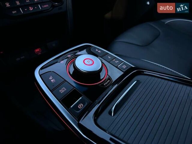 Чорний Кіа Niro, об'ємом двигуна 0 л та пробігом 35 тис. км за 24400 $, фото 71 на Automoto.ua