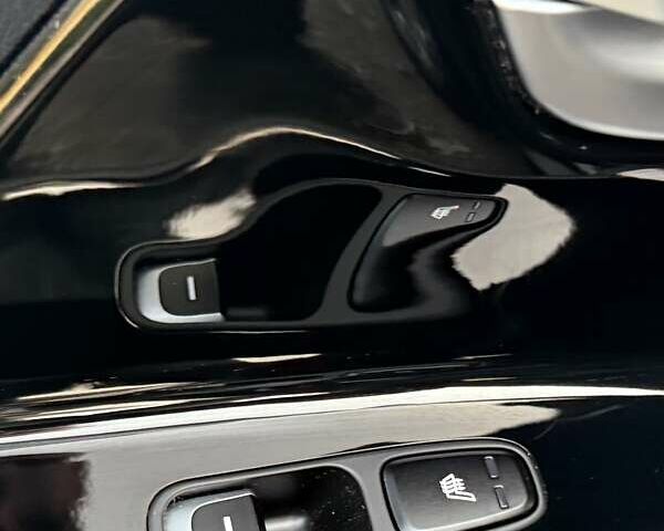 Черный Киа Niro, объемом двигателя 0 л и пробегом 98 тыс. км за 17450 $, фото 64 на Automoto.ua
