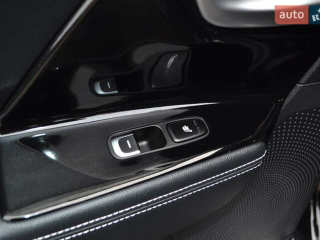 Чорний Кіа Niro, об'ємом двигуна 0 л та пробігом 169 тис. км за 18450 $, фото 39 на Automoto.ua