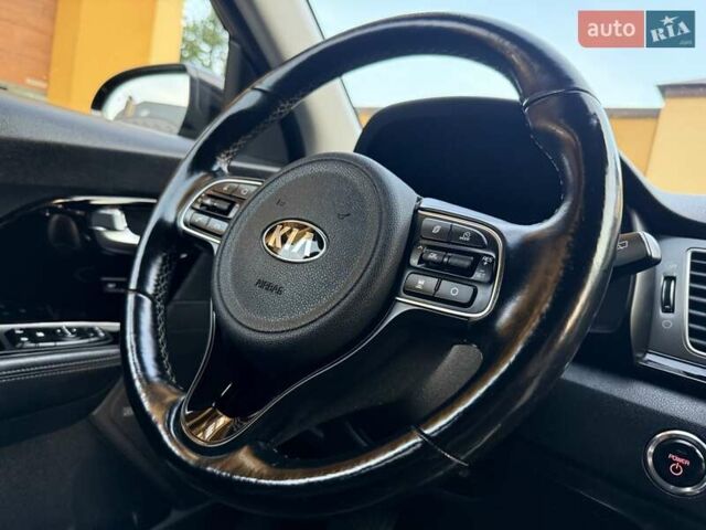 Черный Киа Niro, объемом двигателя 0 л и пробегом 98 тыс. км за 17450 $, фото 85 на Automoto.ua
