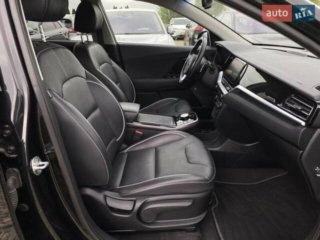 Чорний Кіа Niro, об'ємом двигуна 0 л та пробігом 131 тис. км за 20500 $, фото 65 на Automoto.ua