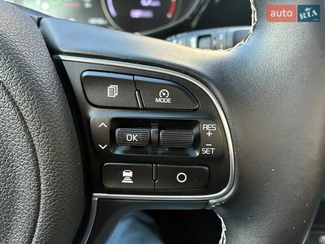 Черный Киа Niro, объемом двигателя 0 л и пробегом 105 тыс. км за 20500 $, фото 85 на Automoto.ua