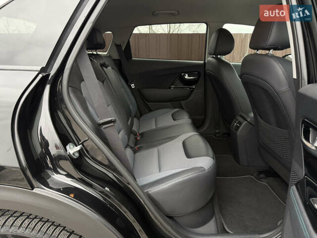 Черный Киа Niro, объемом двигателя 0 л и пробегом 61 тыс. км за 19300 $, фото 19 на Automoto.ua