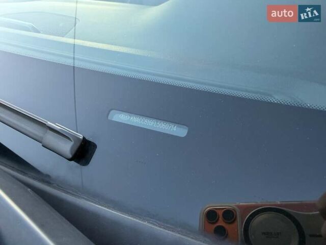 Чорний Кіа Niro, об'ємом двигуна 0 л та пробігом 69 тис. км за 21500 $, фото 9 на Automoto.ua