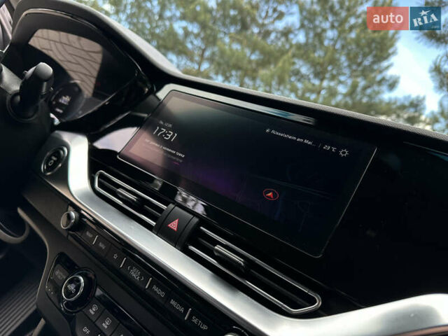 Чорний Кіа Niro, об'ємом двигуна 0 л та пробігом 46 тис. км за 19750 $, фото 70 на Automoto.ua