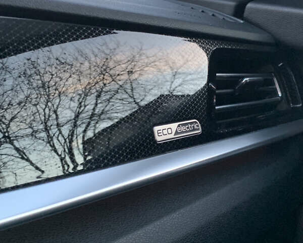 Черный Киа Niro, объемом двигателя 0 л и пробегом 110 тыс. км за 19250 $, фото 30 на Automoto.ua