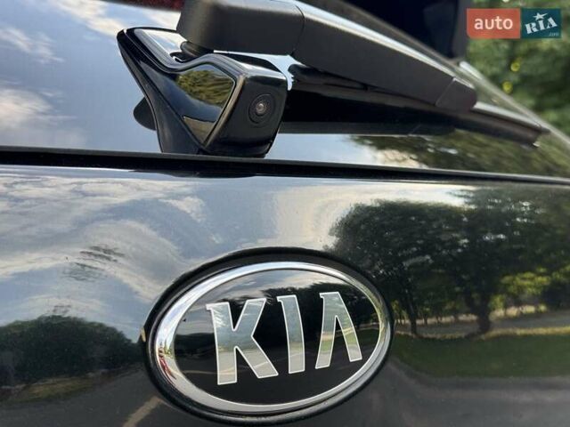 Черный Киа Niro, объемом двигателя 0 л и пробегом 98 тыс. км за 20999 $, фото 6 на Automoto.ua