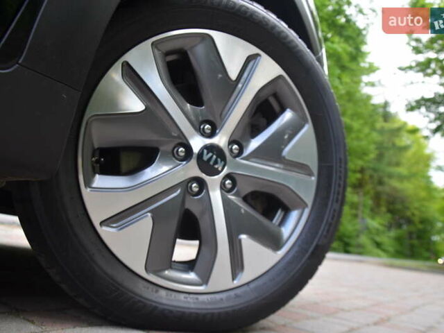 Черный Киа Niro, объемом двигателя 0 л и пробегом 76 тыс. км за 17550 $, фото 67 на Automoto.ua