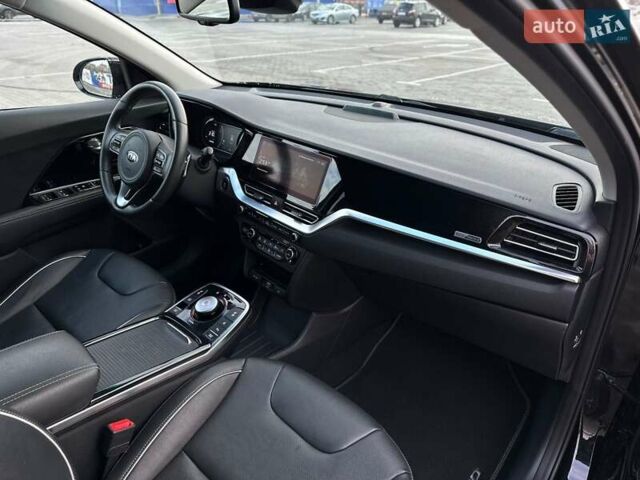Чорний Кіа Niro, об'ємом двигуна 0 л та пробігом 148 тис. км за 18600 $, фото 22 на Automoto.ua