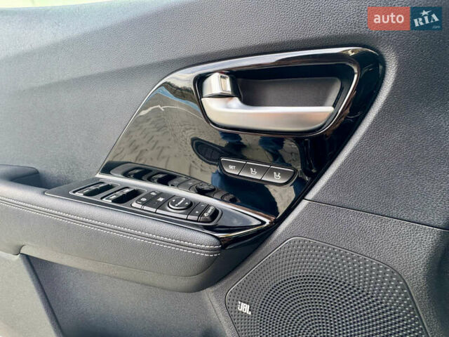 Черный Киа Niro, объемом двигателя 0 л и пробегом 128 тыс. км за 19600 $, фото 35 на Automoto.ua