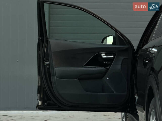 Черный Киа Niro, объемом двигателя 0 л и пробегом 142 тыс. км за 18900 $, фото 31 на Automoto.ua