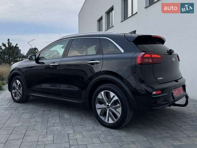 Черный Киа Niro, объемом двигателя 0 л и пробегом 103 тыс. км за 20700 $, фото 4 на Automoto.ua