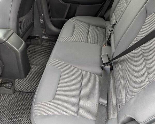 Черный Киа Niro, объемом двигателя 1.58 л и пробегом 33 тыс. км за 22600 $, фото 5 на Automoto.ua