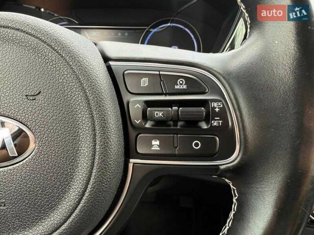 Черный Киа Niro, объемом двигателя 0 л и пробегом 84 тыс. км за 19500 $, фото 12 на Automoto.ua