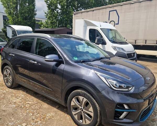 Черный Киа Niro, объемом двигателя 0 л и пробегом 170 тыс. км за 16399 $, фото 2 на Automoto.ua