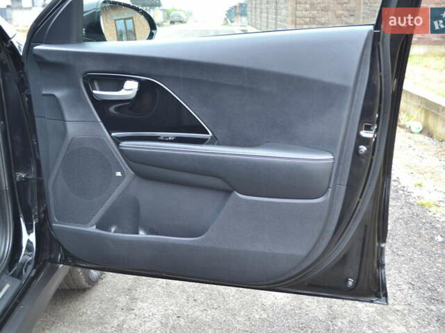 Чорний Кіа Niro, об'ємом двигуна 0 л та пробігом 169 тис. км за 18450 $, фото 43 на Automoto.ua