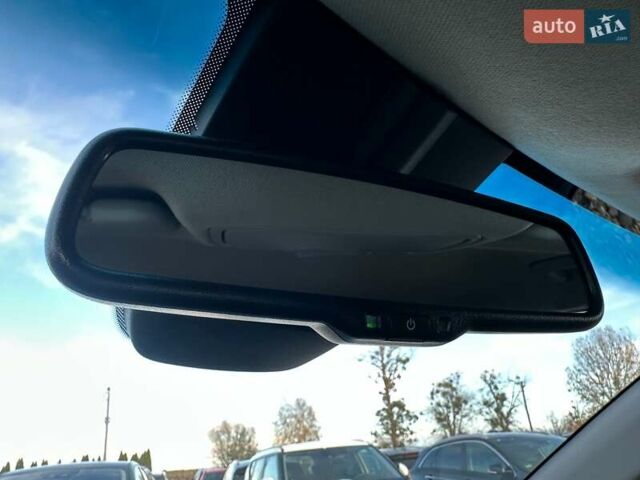 Чорний Кіа Niro, об'ємом двигуна 0 л та пробігом 68 тис. км за 24200 $, фото 11 на Automoto.ua