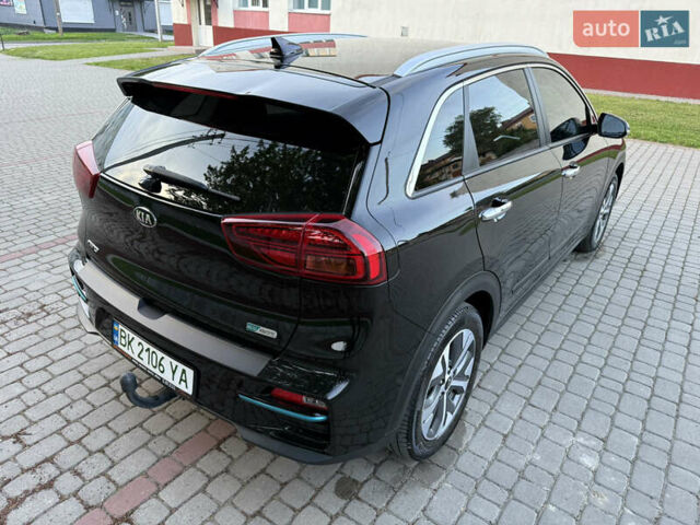 Черный Киа Niro, объемом двигателя 0 л и пробегом 135 тыс. км за 17999 $, фото 3 на Automoto.ua