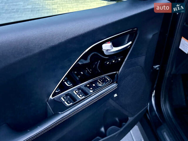 Черный Киа Niro, объемом двигателя 0 л и пробегом 165 тыс. км за 16999 $, фото 40 на Automoto.ua