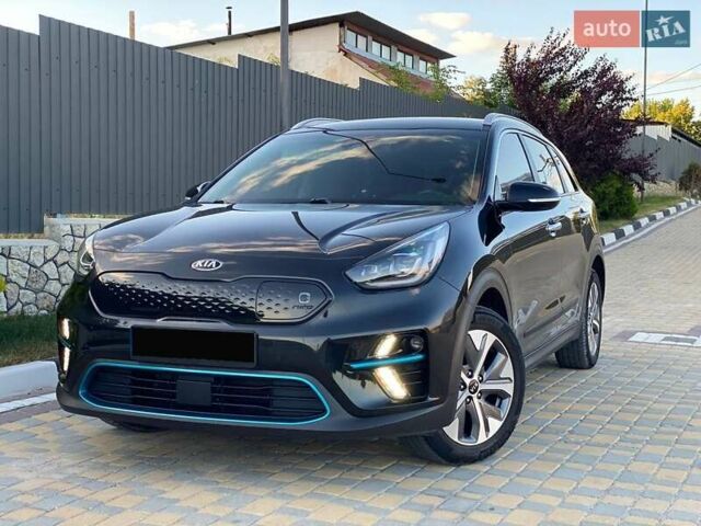 Чорний Кіа Niro, об'ємом двигуна 0 л та пробігом 108 тис. км за 19300 $, фото 13 на Automoto.ua