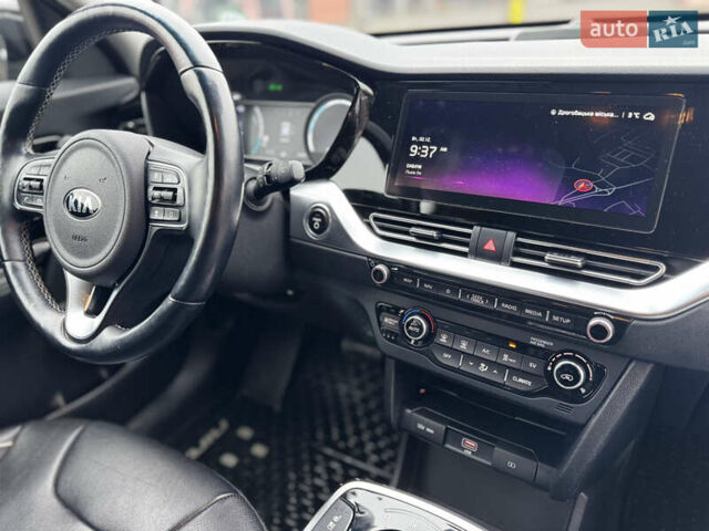 Черный Киа Niro, объемом двигателя 0 л и пробегом 159 тыс. км за 18950 $, фото 15 на Automoto.ua