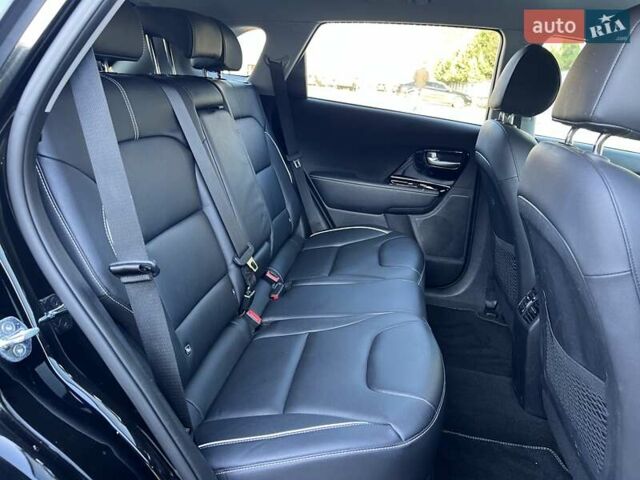 Чорний Кіа Niro, об'ємом двигуна 0 л та пробігом 112 тис. км за 20499 $, фото 35 на Automoto.ua