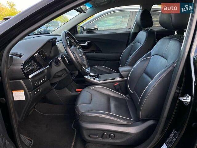 Чорний Кіа Niro, об'ємом двигуна 0 л та пробігом 88 тис. км за 22900 $, фото 25 на Automoto.ua