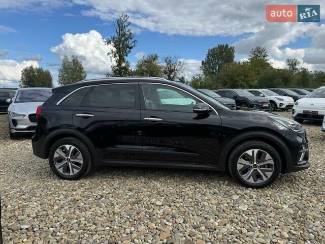 Чорний Кіа Niro, об'ємом двигуна 0 л та пробігом 69 тис. км за 23200 $, фото 23 на Automoto.ua