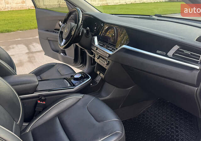 Киа Niro 2020 в Луцке на Automoto.ua Черный Киа Niro, объемом двигателя 0 л и пробегом 155 тыс. км за 19700 $, фото 14 на Automoto.ua