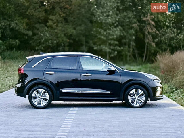 Черный Киа Niro, объемом двигателя 0 л и пробегом 165 тыс. км за 16999 $, фото 22 на Automoto.ua