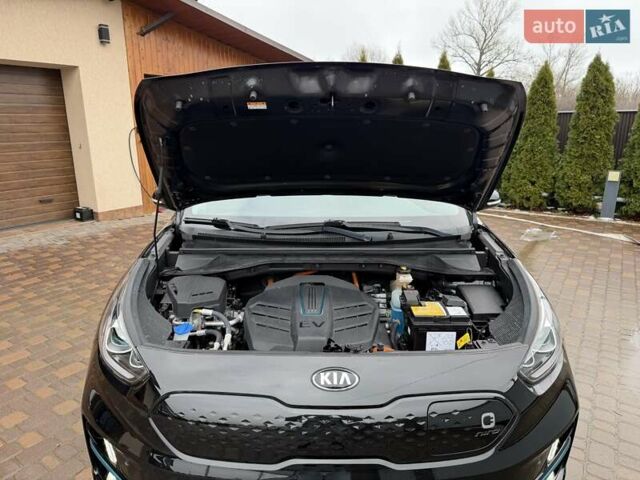 Чорний Кіа Niro, об'ємом двигуна 0 л та пробігом 89 тис. км за 20799 $, фото 81 на Automoto.ua