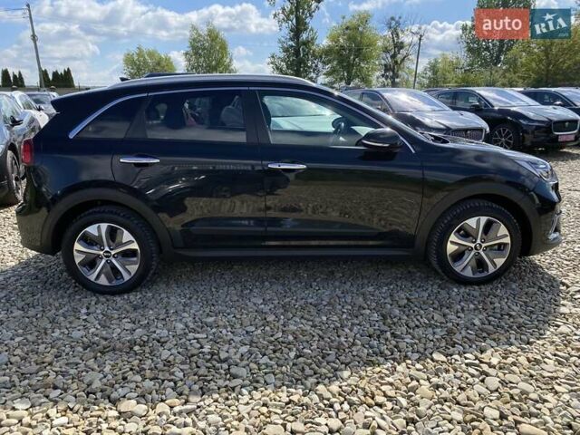 Чорний Кіа Niro, об'ємом двигуна 0 л та пробігом 88 тис. км за 22900 $, фото 18 на Automoto.ua