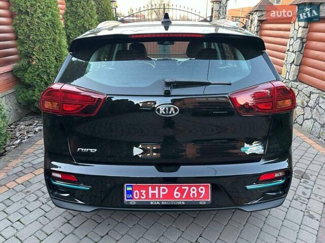 Чорний Кіа Niro, об'ємом двигуна 0 л та пробігом 126 тис. км за 19500 $, фото 7 на Automoto.ua