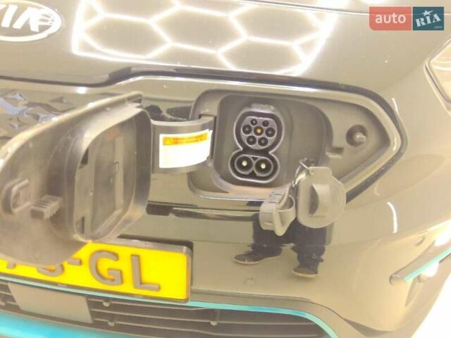 Черный Киа Niro, объемом двигателя 0 л и пробегом 122 тыс. км за 18900 $, фото 14 на Automoto.ua