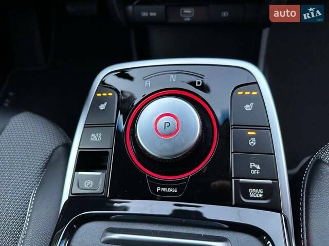 Чорний Кіа Niro, об'ємом двигуна 0 л та пробігом 126 тис. км за 19500 $, фото 27 на Automoto.ua