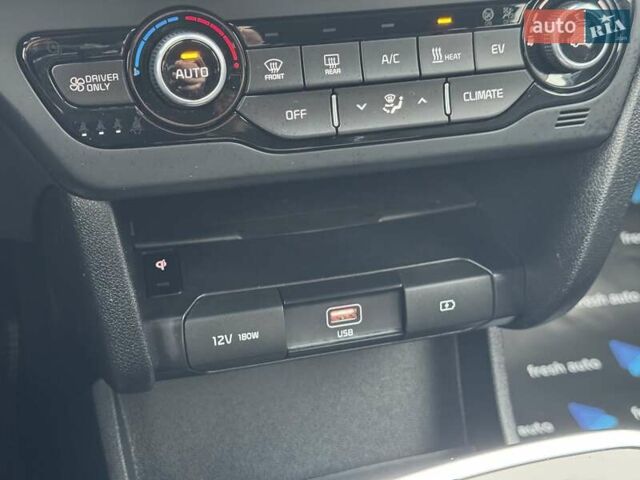 Черный Киа Niro, объемом двигателя 0 л и пробегом 113 тыс. км за 21900 $, фото 26 на Automoto.ua