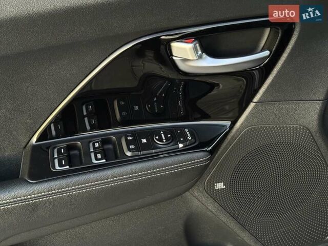 Черный Киа Niro, объемом двигателя 0 л и пробегом 110 тыс. км за 17999 $, фото 37 на Automoto.ua