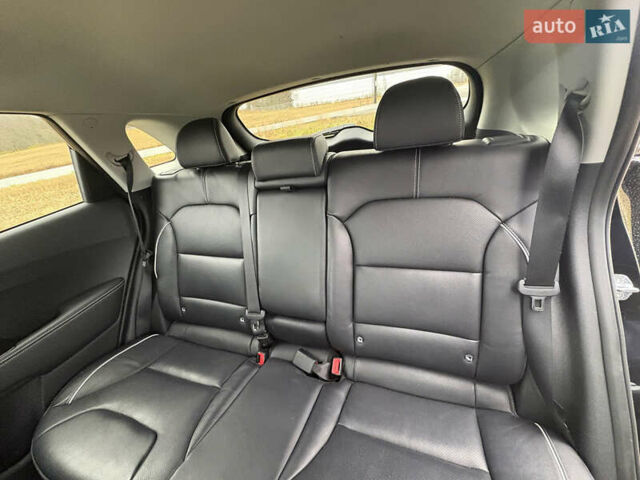Чорний Кіа Niro, об'ємом двигуна 0 л та пробігом 172 тис. км за 19000 $, фото 9 на Automoto.ua