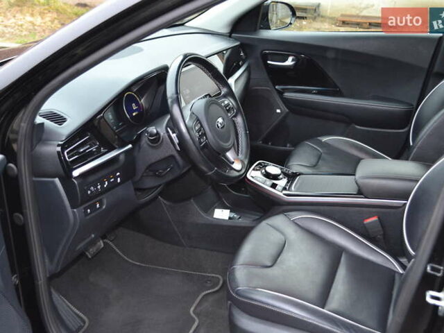 Чорний Кіа Niro, об'ємом двигуна 0 л та пробігом 169 тис. км за 18450 $, фото 35 на Automoto.ua