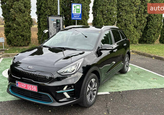 Чорний Кіа Niro, об'ємом двигуна 0 л та пробігом 110 тис. км за 19500 $, фото 22 на Automoto.ua