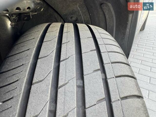 Черный Киа Niro, объемом двигателя 0 л и пробегом 98 тыс. км за 20999 $, фото 61 на Automoto.ua